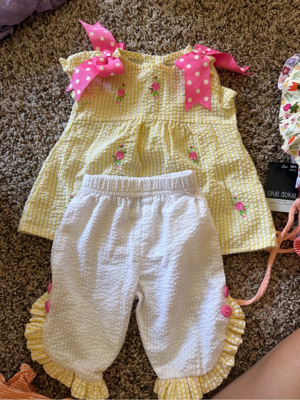 Bows on Clothing Label